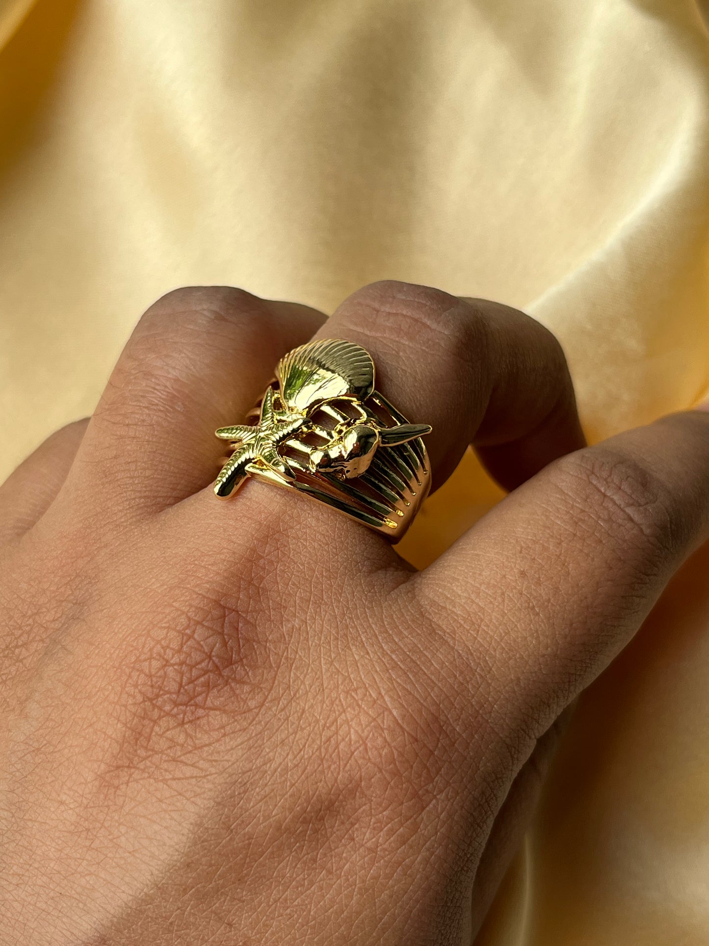 Beach Bonanza Stack gold ring