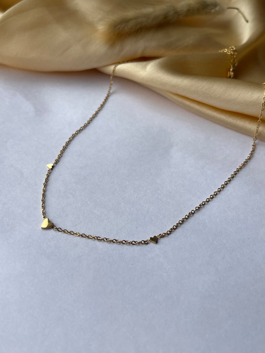 Minimal Hearts Trio Necklace