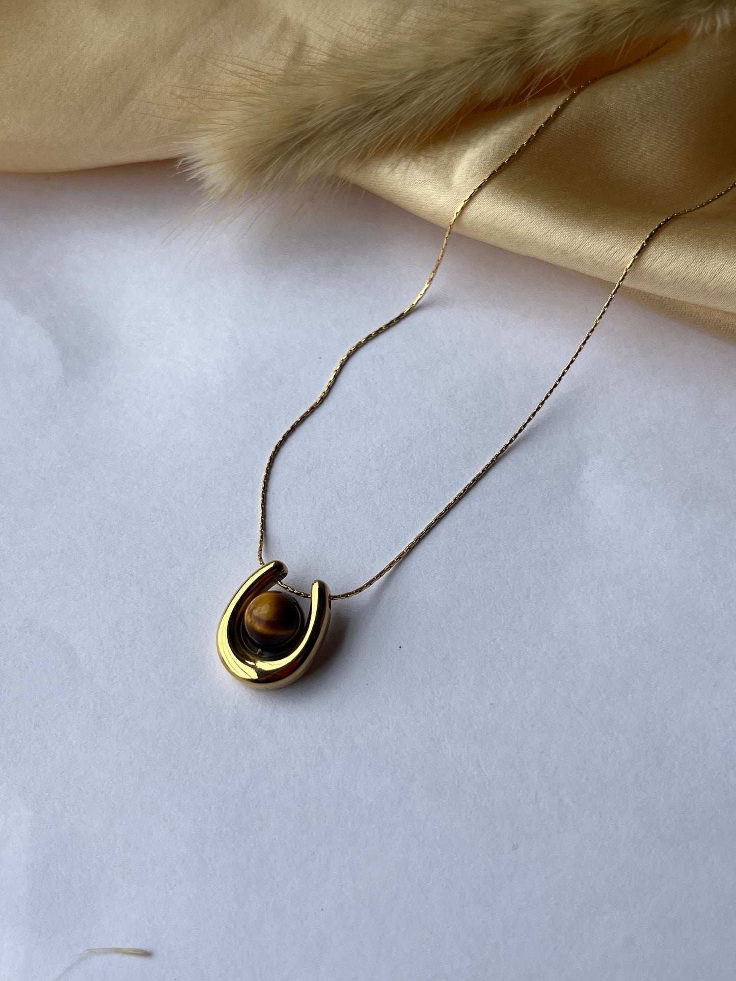 Tiger Eye Horse Shoe Necklace