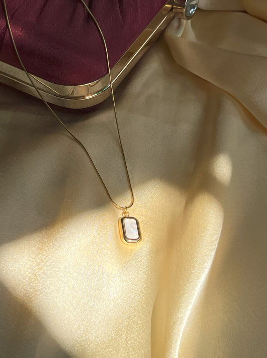 Starlight Mother Pearl Necklace