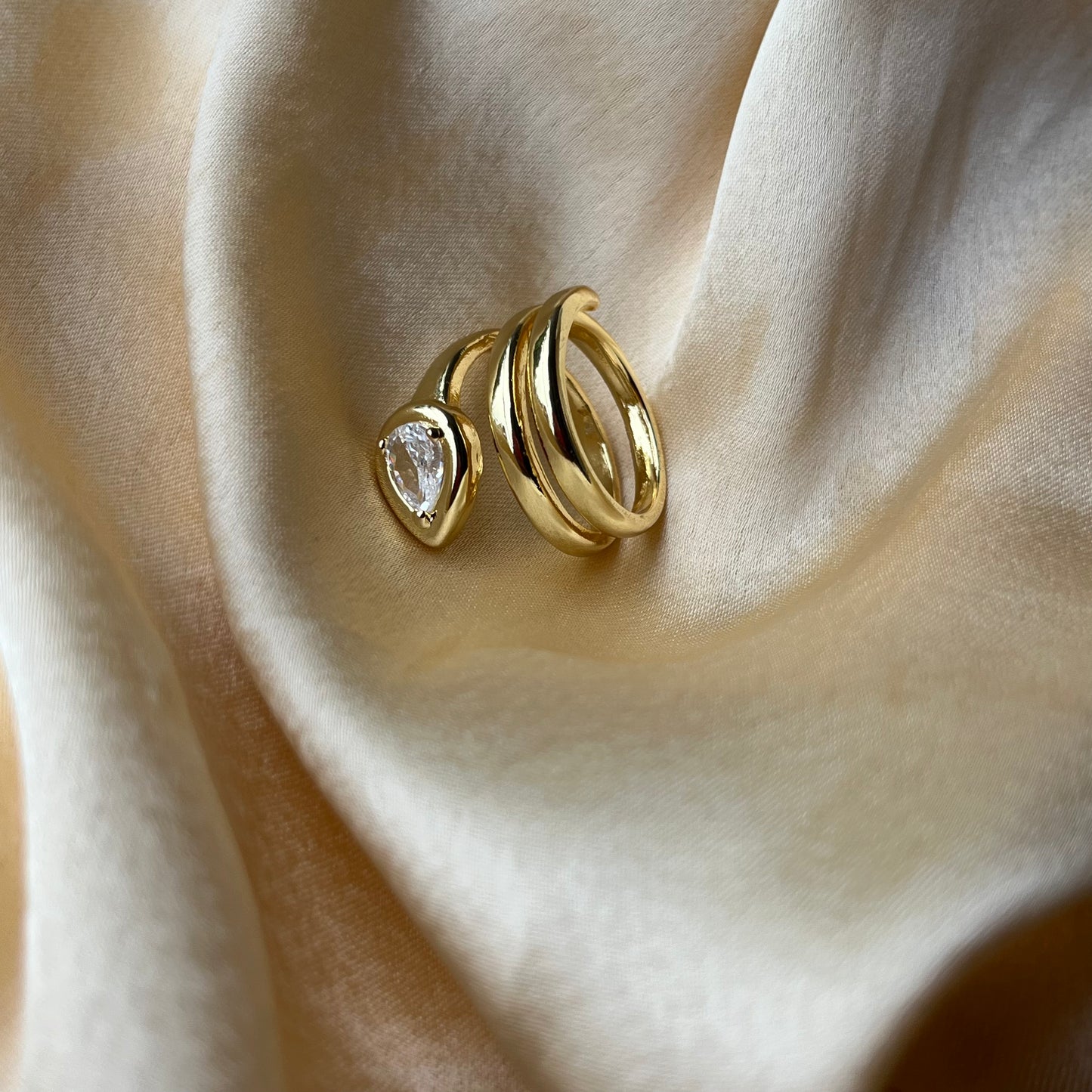 Drop Swirl Gold Ring