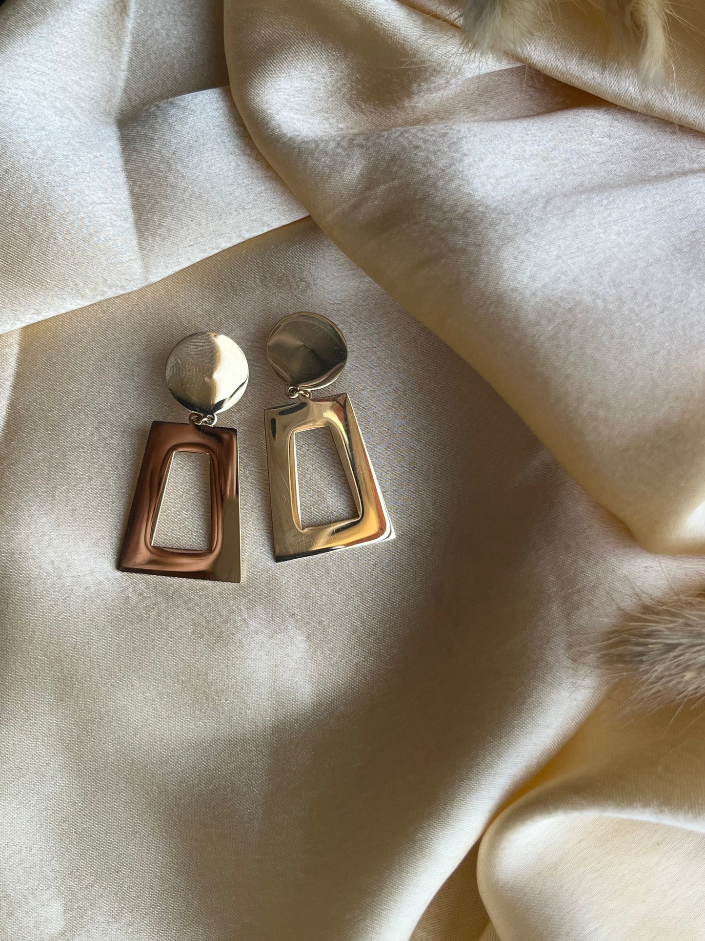Quadra Chic Golden Earrings