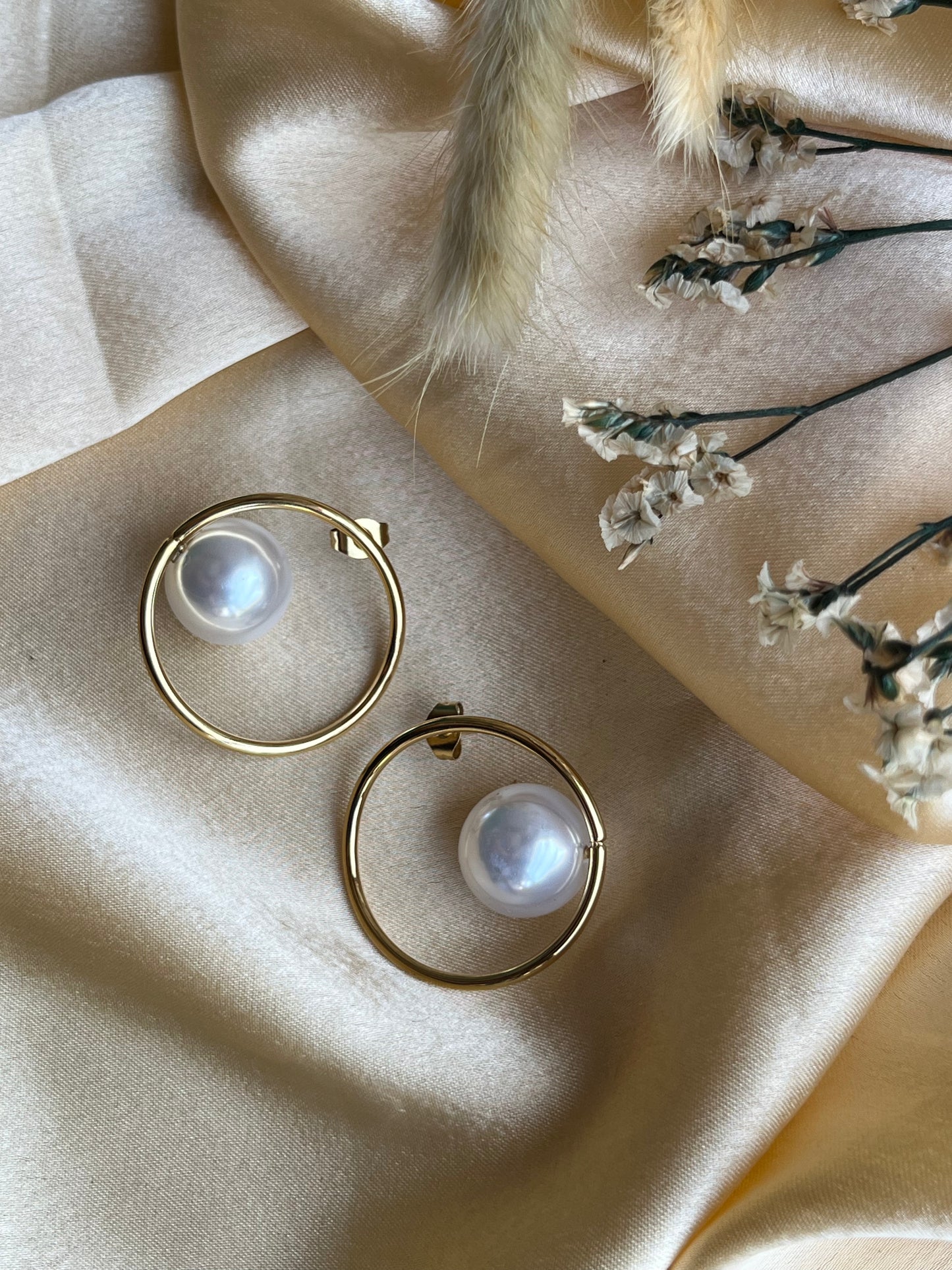 Timeless Pearl Earrings