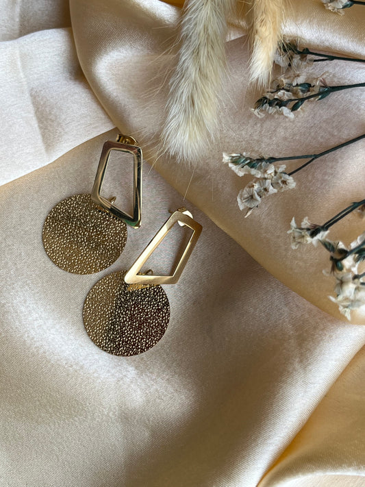 Classic Disc Golden Earrings