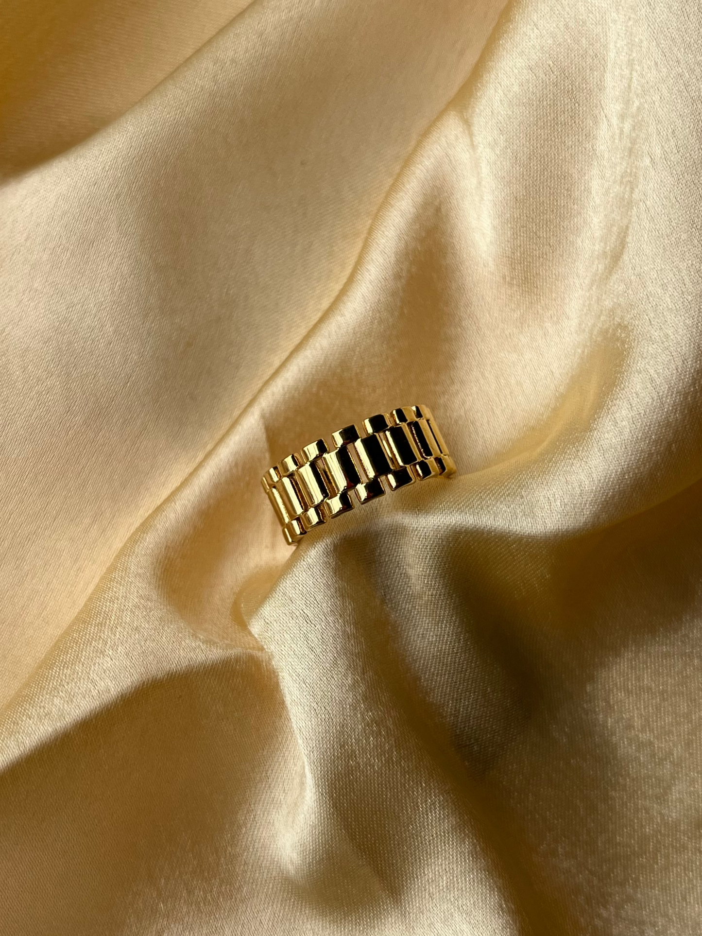 Chain Belt Gold Ring