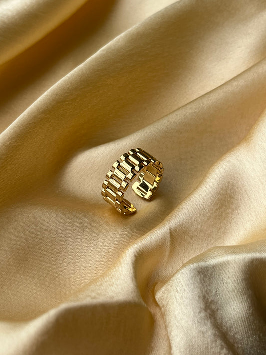 Chain Belt Gold Ring