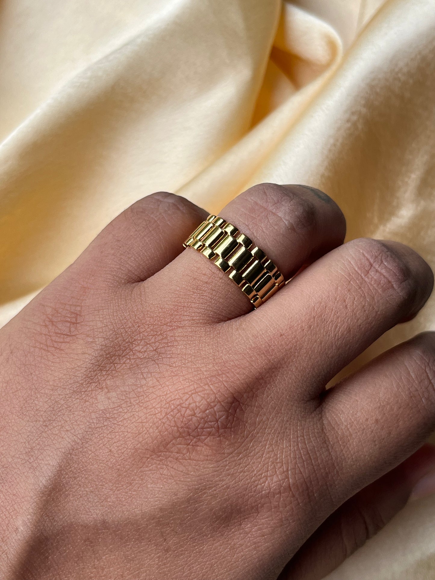 Chain Belt Gold Ring