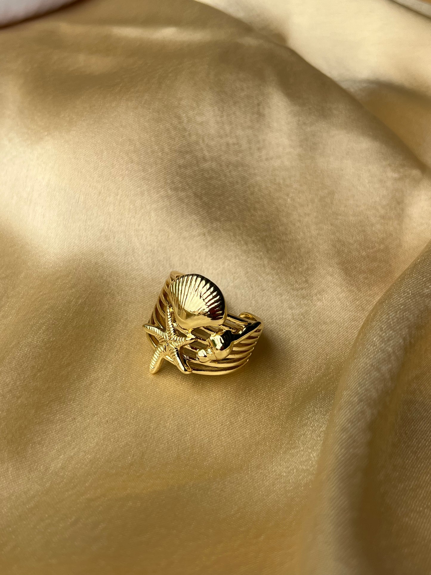 Beach Bonanza Stack gold ring