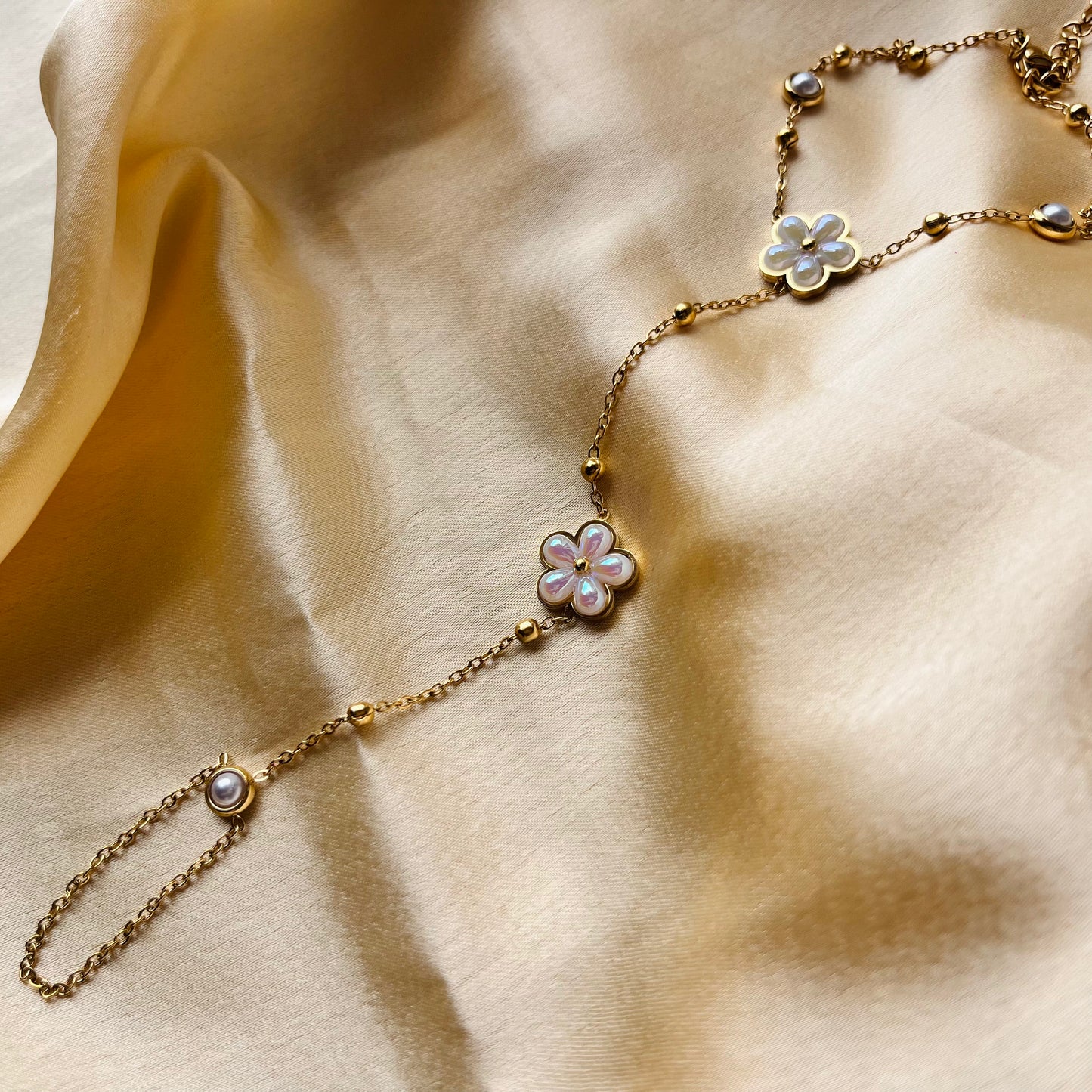 Dainty Pearl Blossom Hand Chain