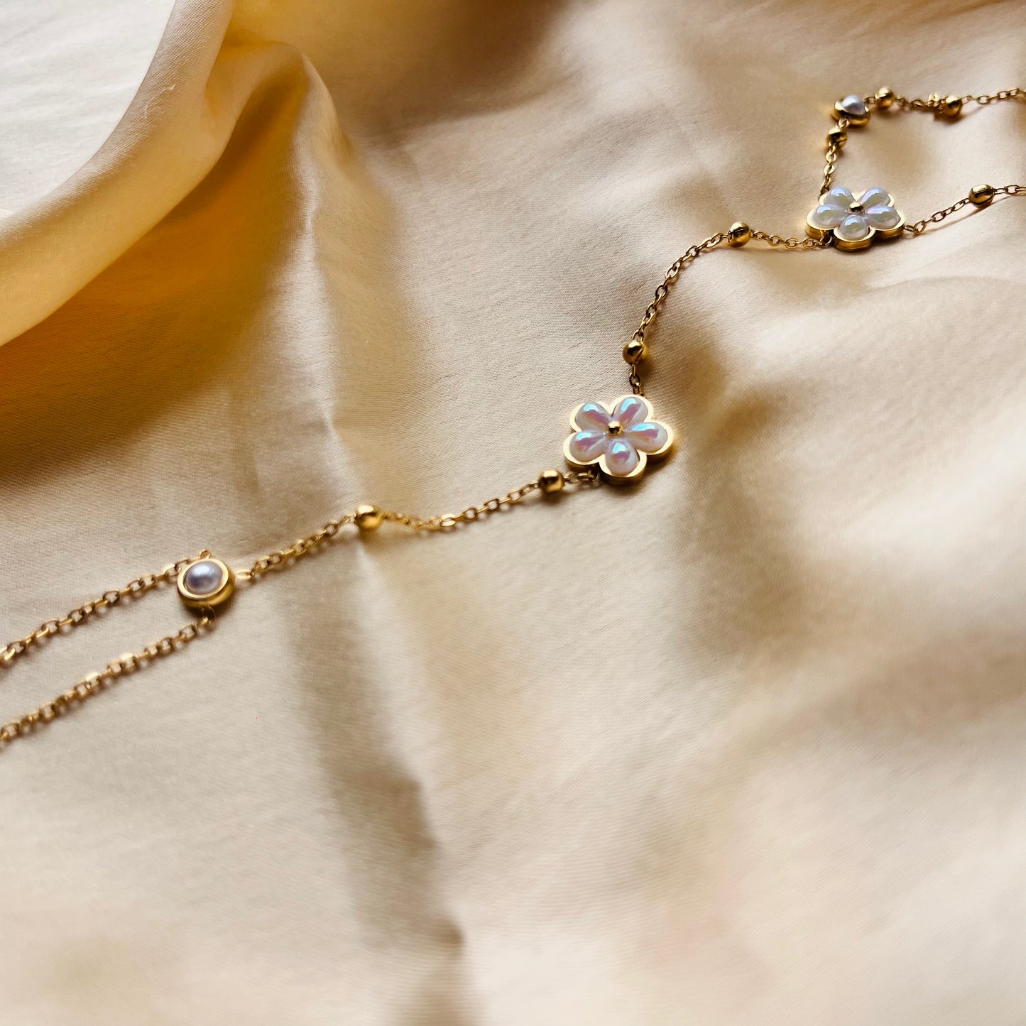 Dainty Pearl Blossom Hand Chain