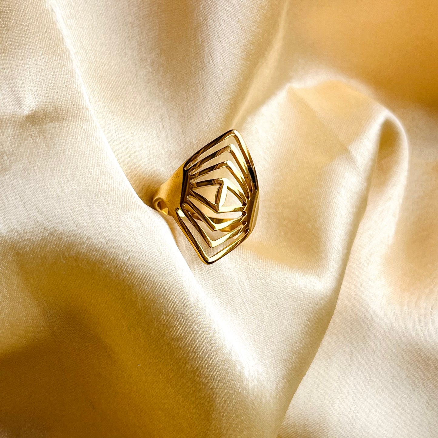 Aureva Statement Ring