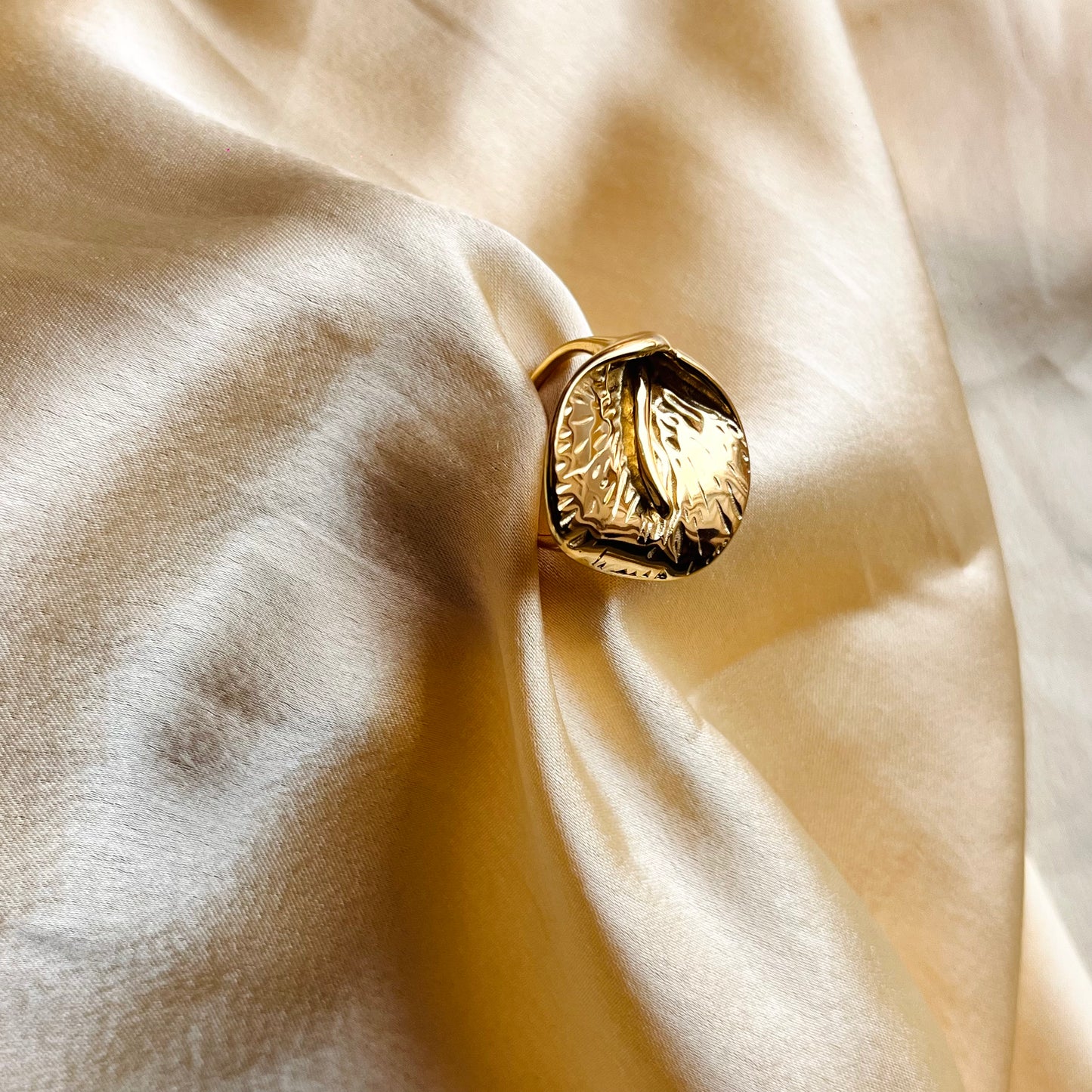 Peace Lily Statement Ring