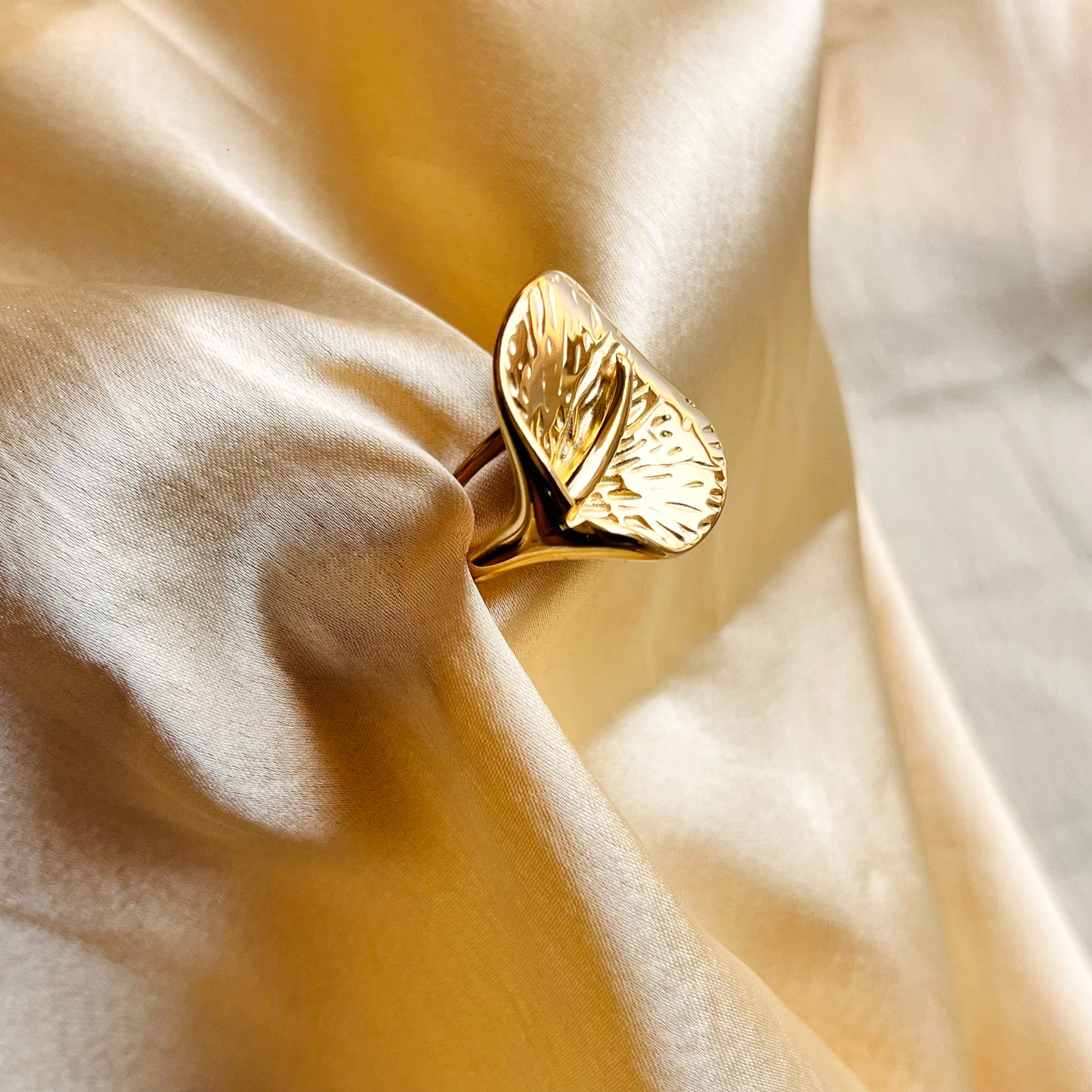 Peace Lily Statement Ring
