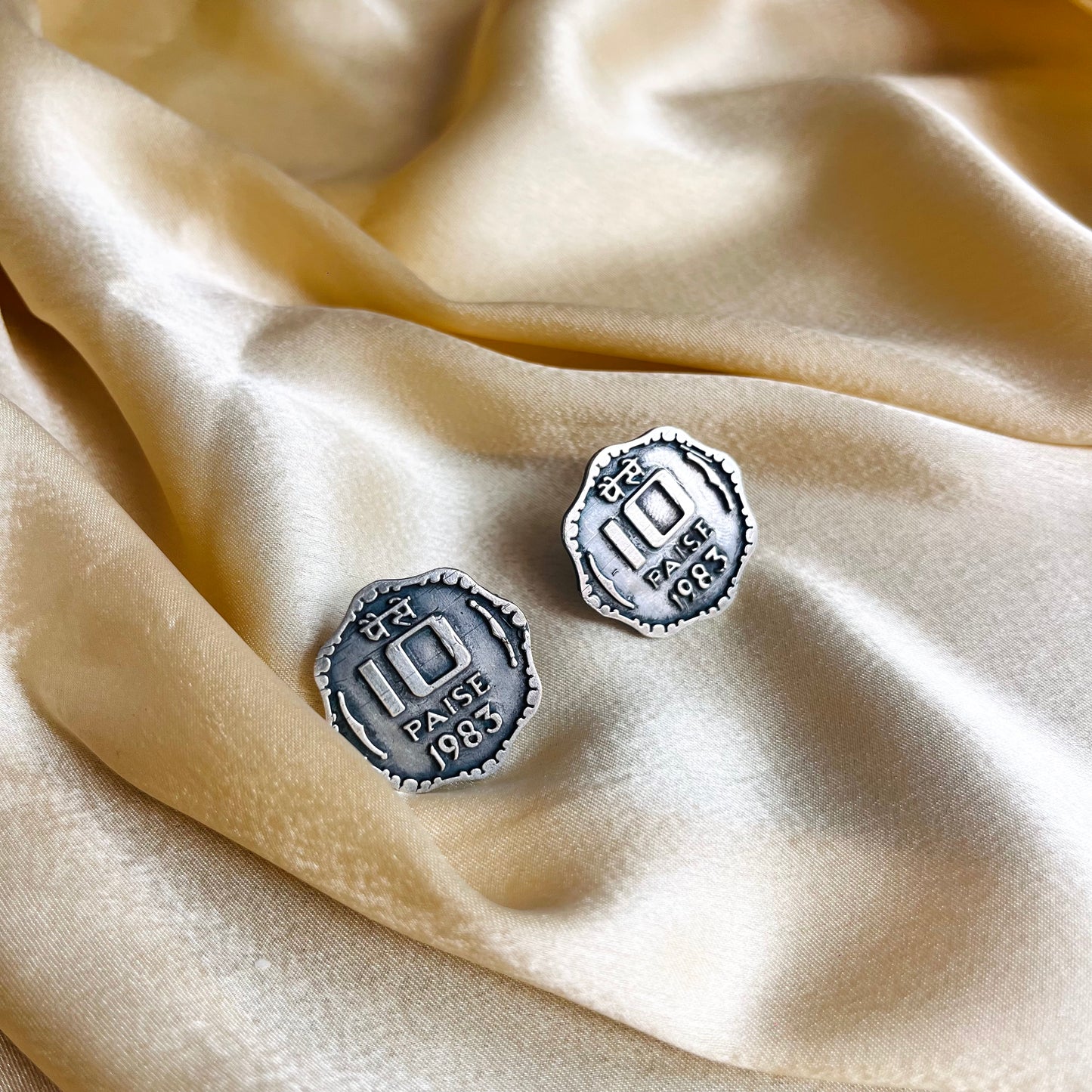 Retro Paisa Studs
