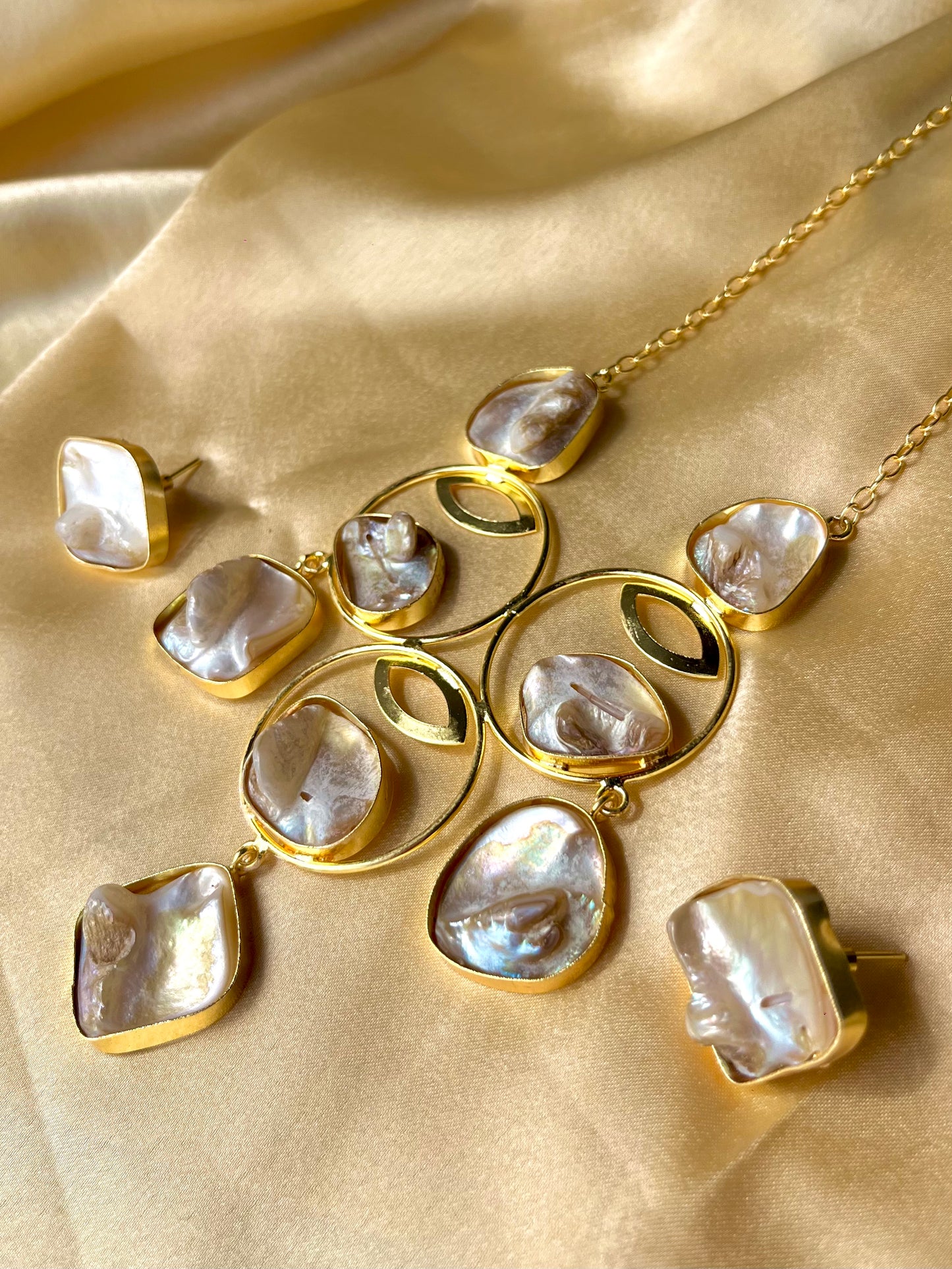 Regalia Mother Pearl Imperial Set